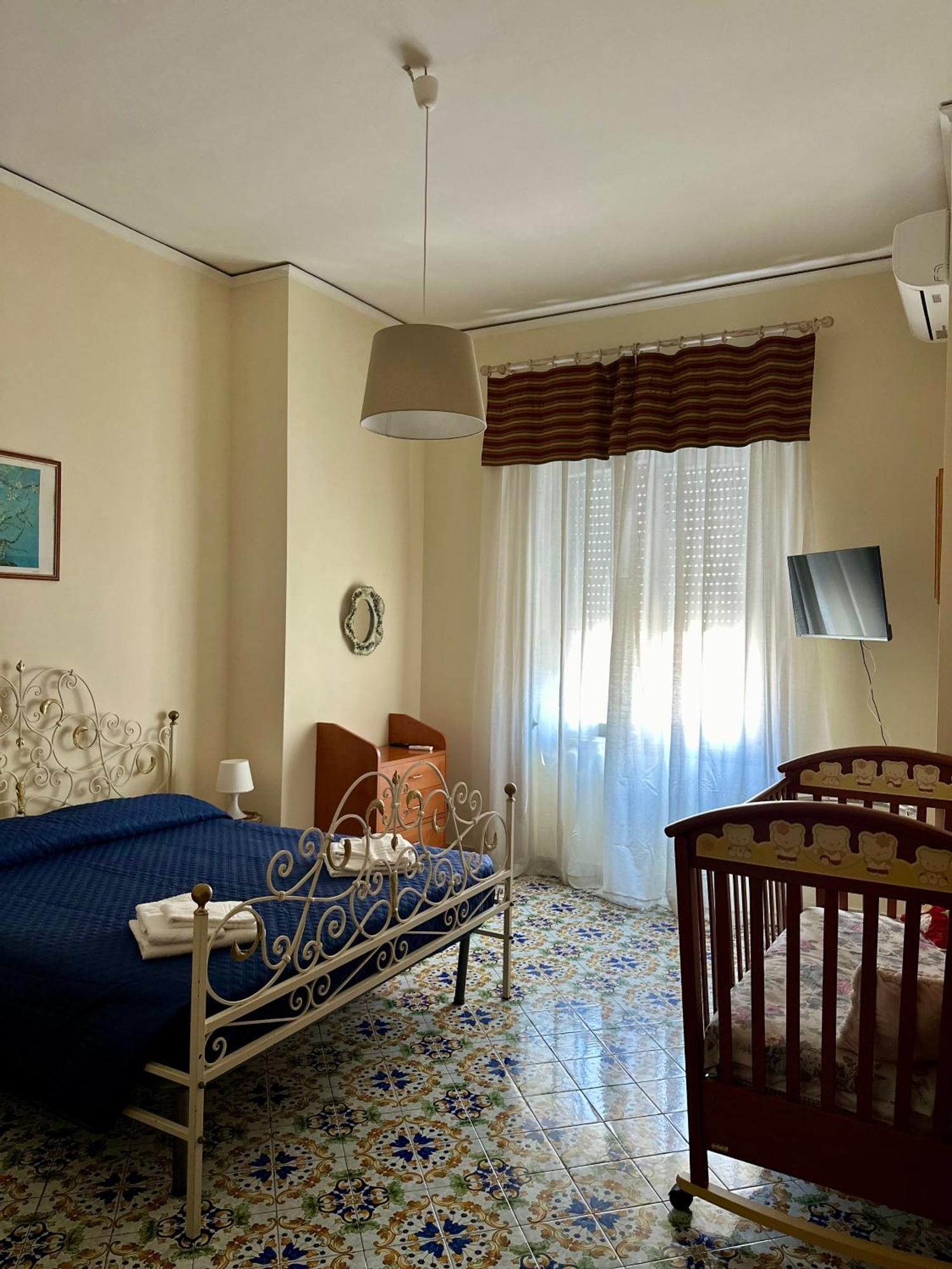 Maman Suite, City Center Near Molo Beverello Napoli Eksteriør billede
