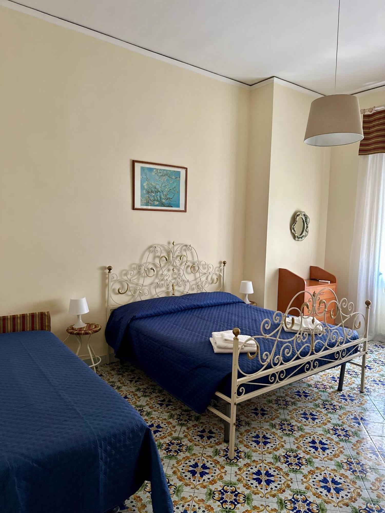 Maman Suite, City Center Near Molo Beverello Napoli Eksteriør billede