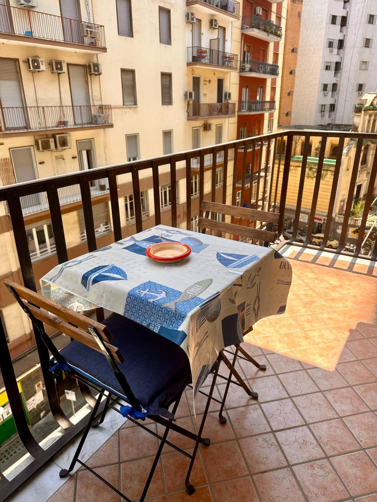 Maman Suite, City Center Near Molo Beverello Napoli Eksteriør billede
