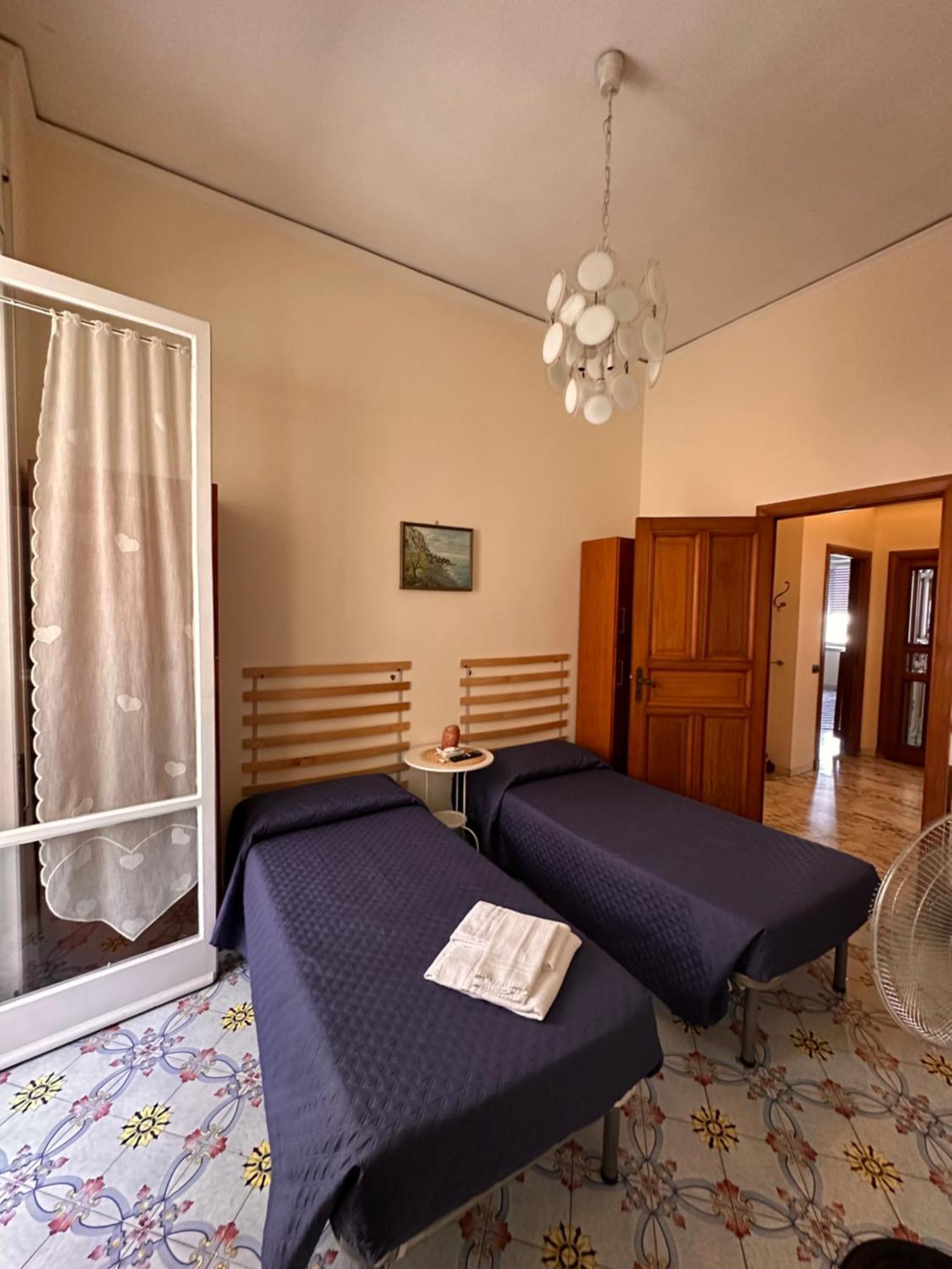 Maman Suite, City Center Near Molo Beverello Napoli Eksteriør billede