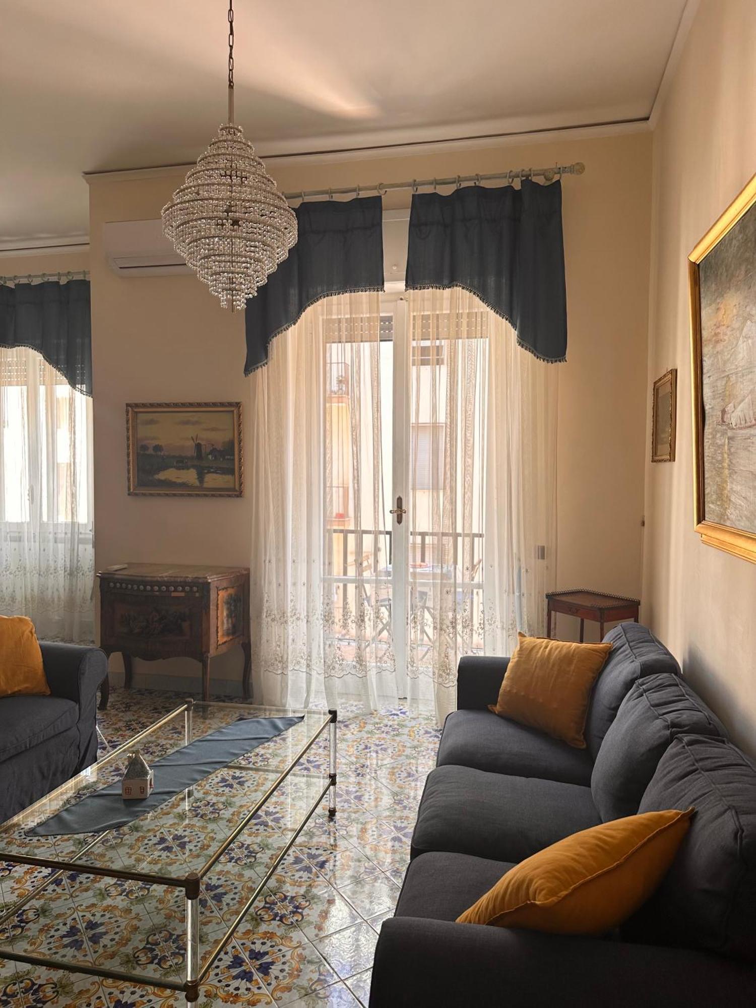 Maman Suite, City Center Near Molo Beverello Napoli Eksteriør billede